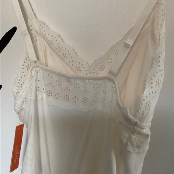 NWT Colsie white lace ribbed bodysuit - Picture 11 of 11